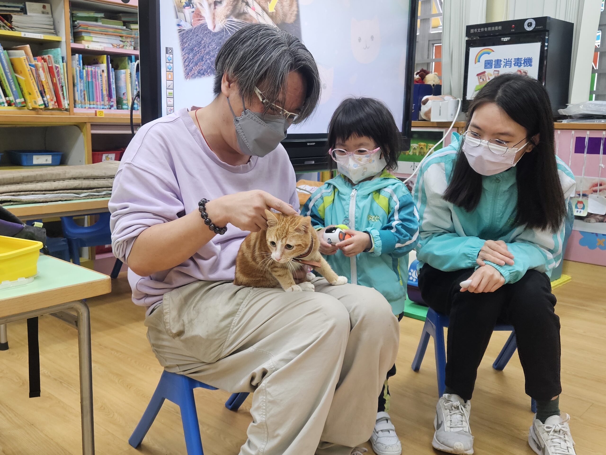 家長帶貓到校訪問