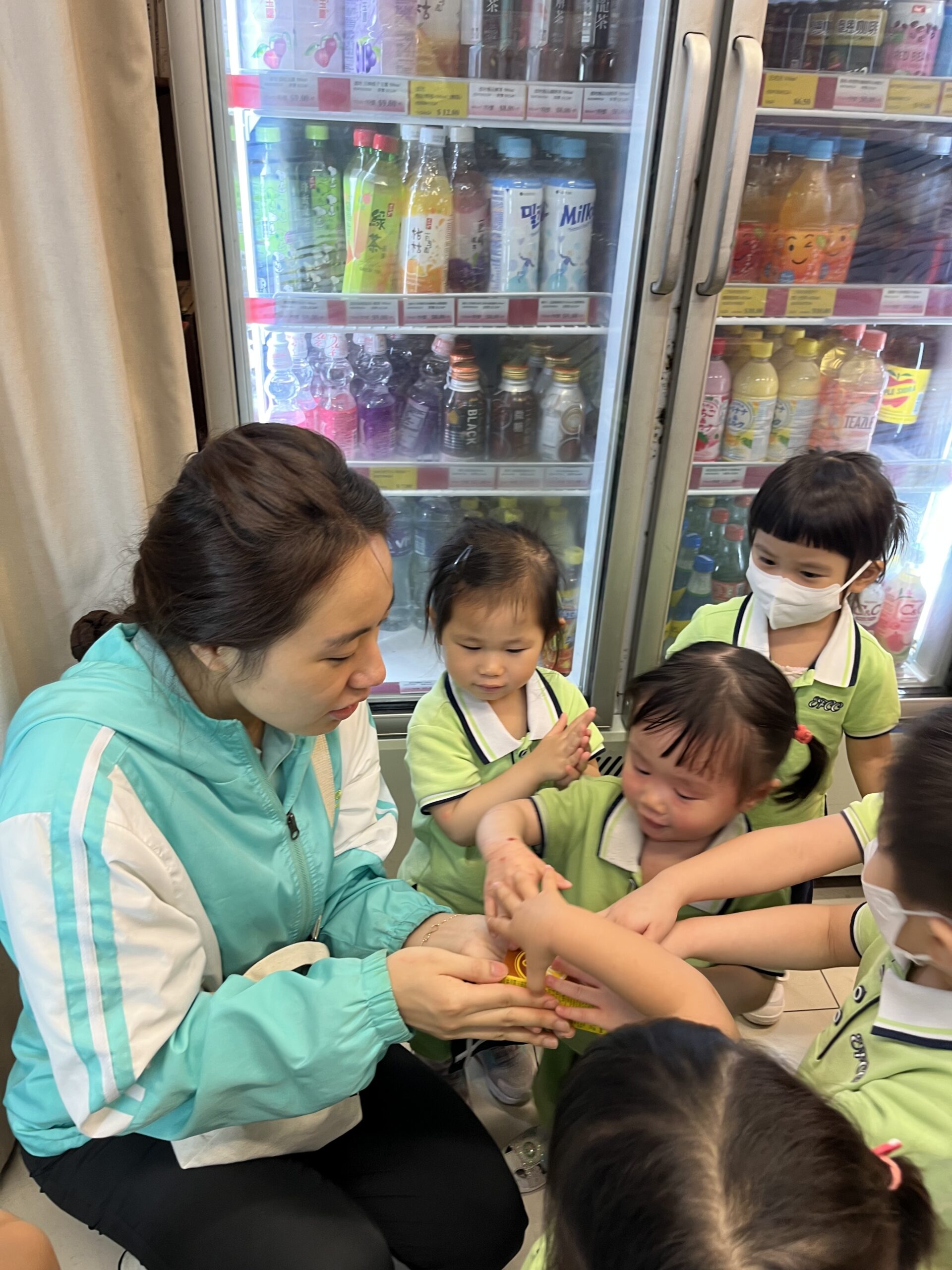 參觀阿波羅食品店